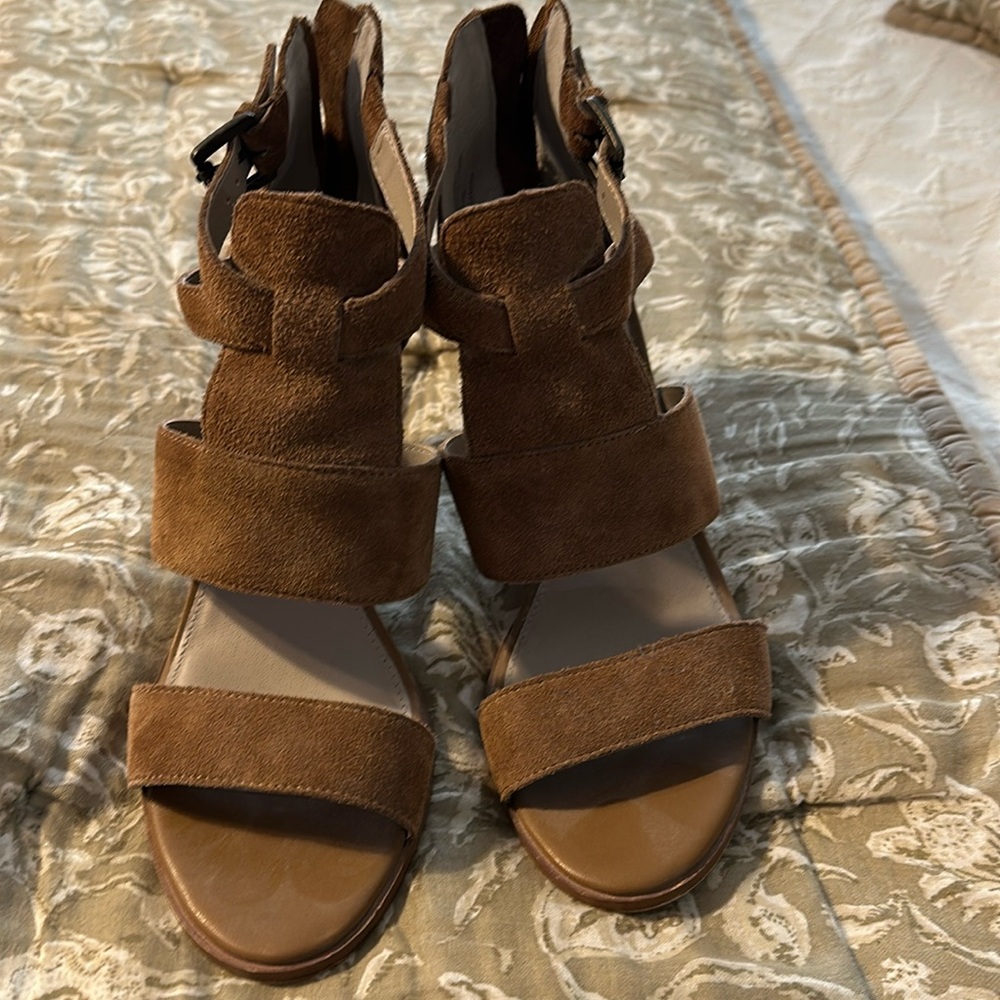 Size 8 suede brown sandals by hinge